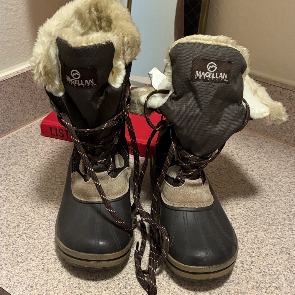 Magellan Outdoors Women's Black and Cream Winter Boots